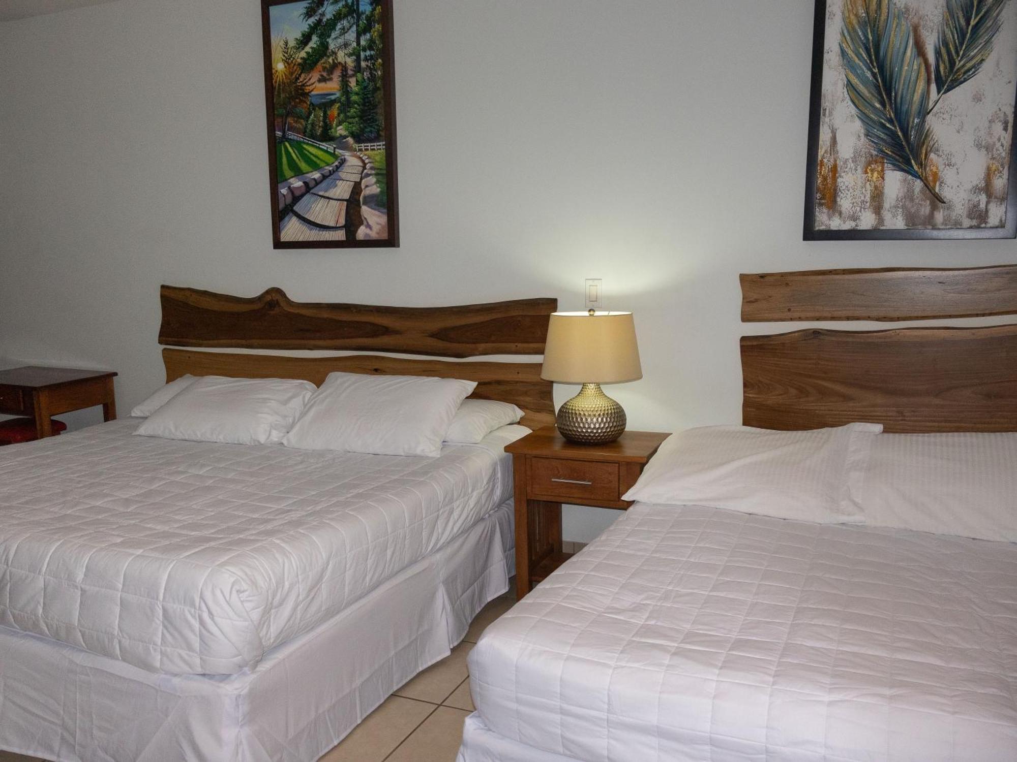 Hotel Leon Inn Kültér fotó
