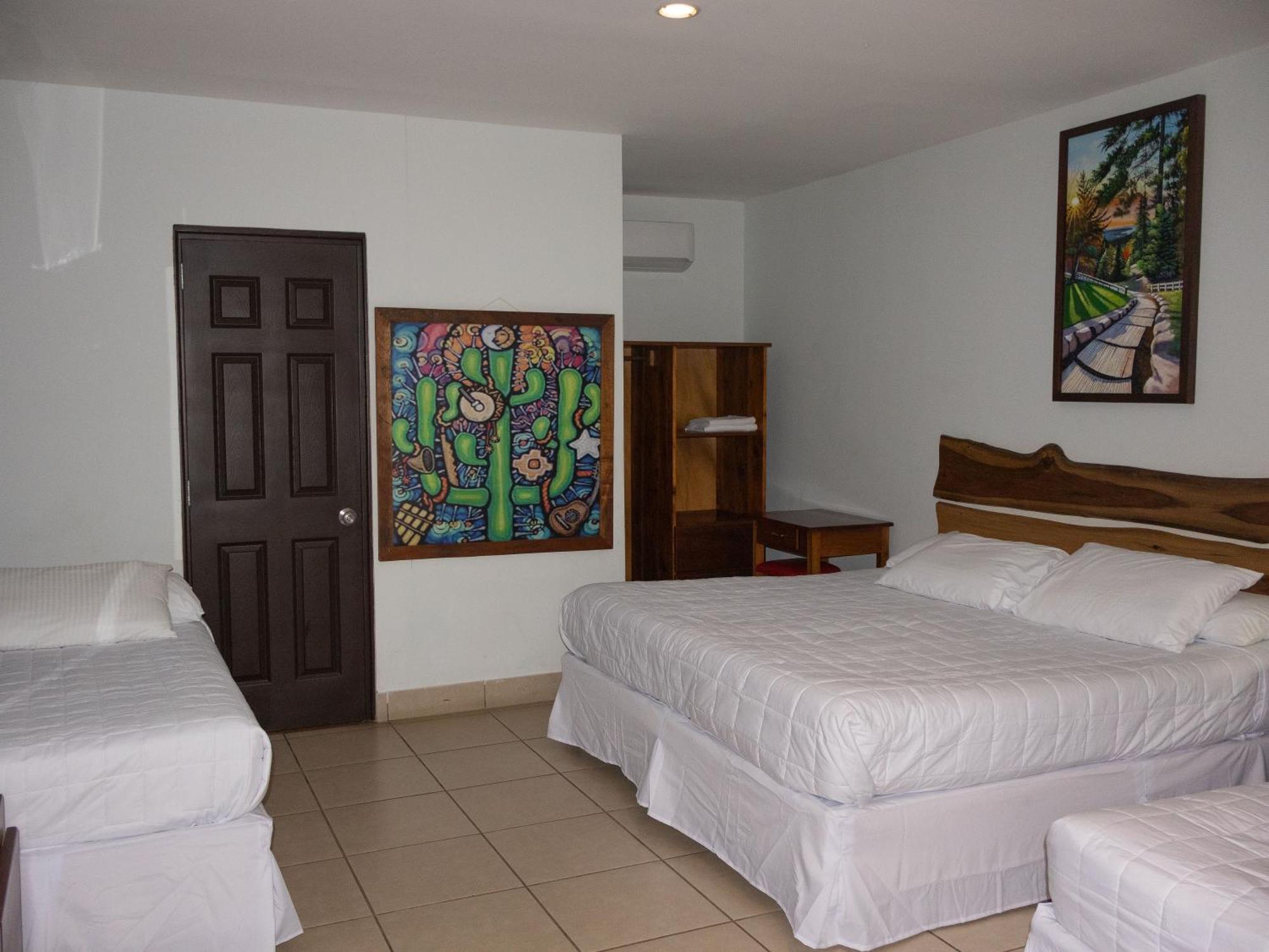 Hotel Leon Inn Kültér fotó