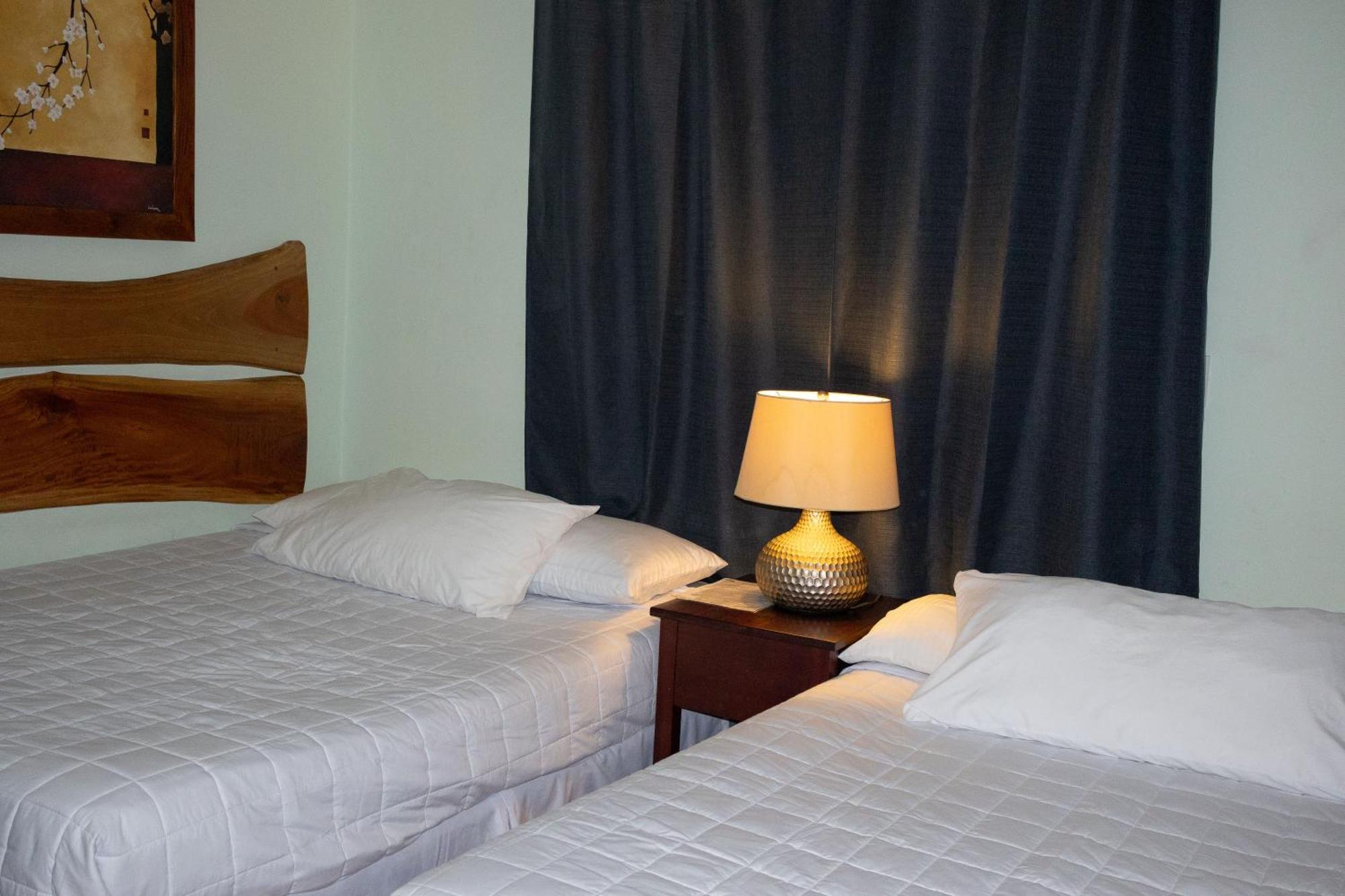 Hotel Leon Inn Kültér fotó